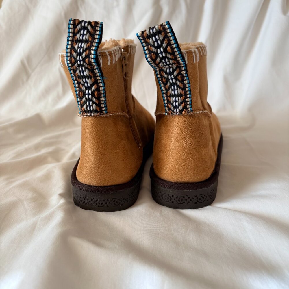 MUK LUKS Lydia Ankle Boots 9 Chestnut Brown Cozy Chalet Knit Side Zip - Picture 4 of 6